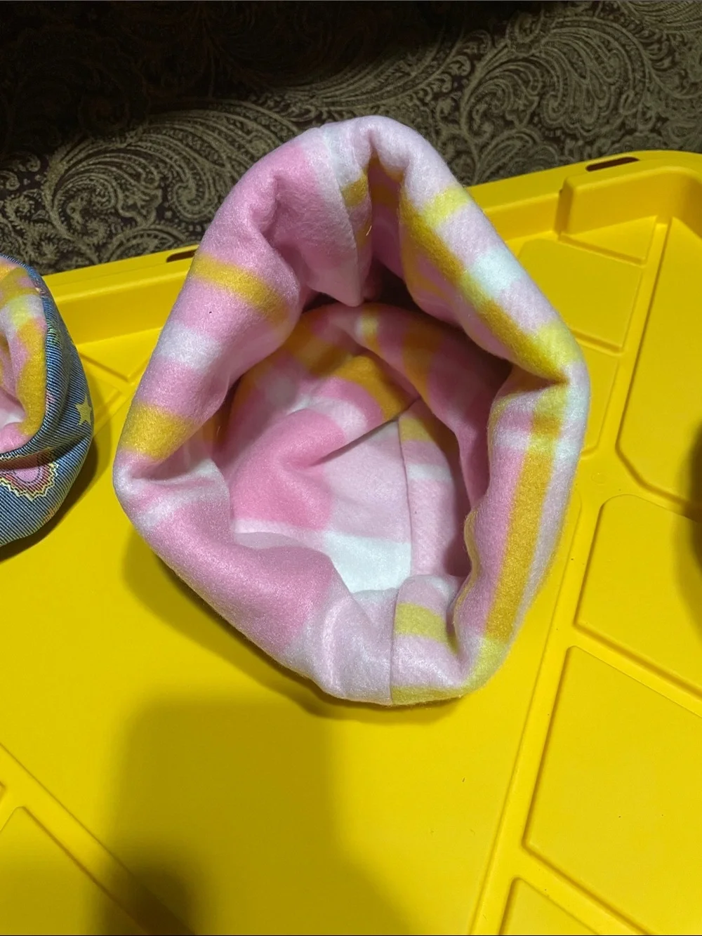 Small pet play and sleep cuddle cup